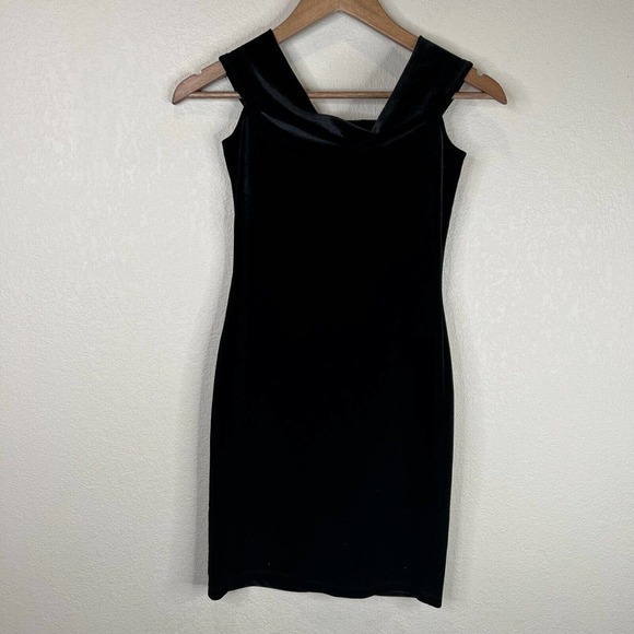 French Connection Women Velvet Off-Shoulder‎ Drape Neck Mini Dress Black Size 2 - Picture 1 of 12